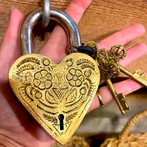 Made in Nepal Other - RARE AND STUNNING “HEART" LOCK AND KEYS FROM NEPAL